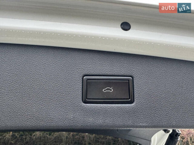 Білий Фольксваген Тігуан, об'ємом двигуна 2 л та пробігом 186 тис. км за 29999 $, фото 46 на Automoto.ua