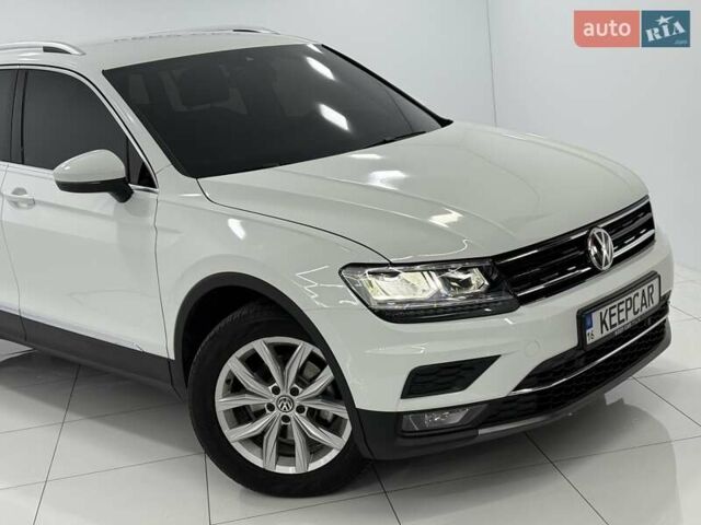 Білий Фольксваген Тігуан, об'ємом двигуна 1.97 л та пробігом 40 тис. км за 31500 $, фото 3 на Automoto.ua