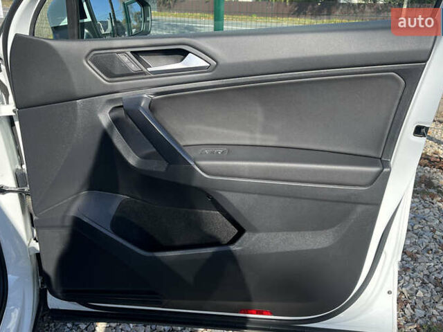 Белый Фольксваген Тигуан, объемом двигателя 1.98 л и пробегом 51 тыс. км за 21000 $, фото 20 на Automoto.ua