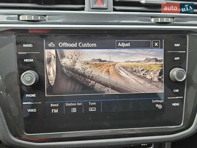 Білий Фольксваген Тігуан, об'ємом двигуна 2 л та пробігом 170 тис. км за 28500 $, фото 29 на Automoto.ua