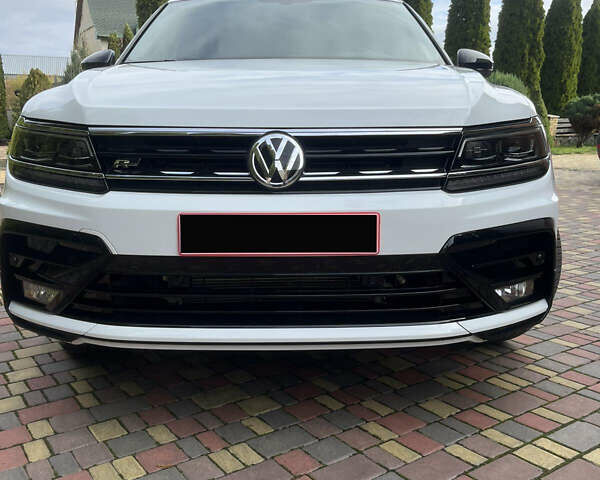 Белый Фольксваген Тигуан, объемом двигателя 0 л и пробегом 43 тыс. км за 22400 $, фото 3 на Automoto.ua