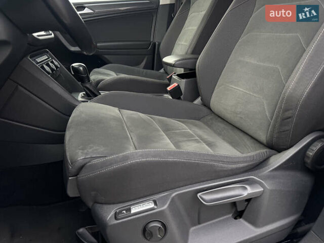 Білий Фольксваген Тігуан, об'ємом двигуна 2 л та пробігом 186 тис. км за 29999 $, фото 53 на Automoto.ua