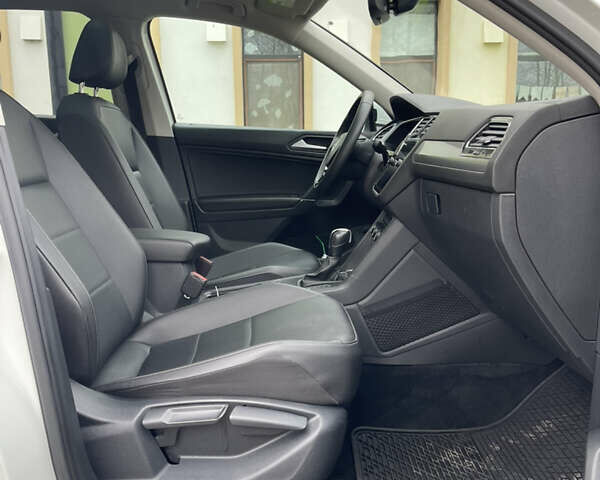 Белый Фольксваген Тигуан, объемом двигателя 0 л и пробегом 76 тыс. км за 22700 $, фото 11 на Automoto.ua