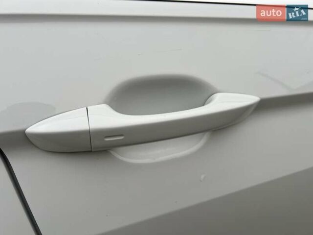 Белый Фольксваген Тигуан, объемом двигателя 1.97 л и пробегом 43 тыс. км за 26900 $, фото 14 на Automoto.ua