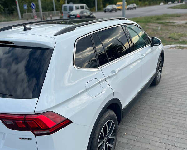 Белый Фольксваген Тигуан, объемом двигателя 1.98 л и пробегом 37 тыс. км за 25500 $, фото 1 на Automoto.ua