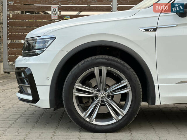 Белый Фольксваген Тигуан, объемом двигателя 2 л и пробегом 184 тыс. км за 32499 $, фото 17 на Automoto.ua