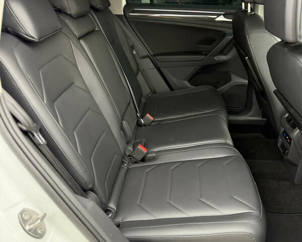 Білий Фольксваген Тігуан, об'ємом двигуна 2 л та пробігом 191 тис. км за 29200 $, фото 48 на Automoto.ua