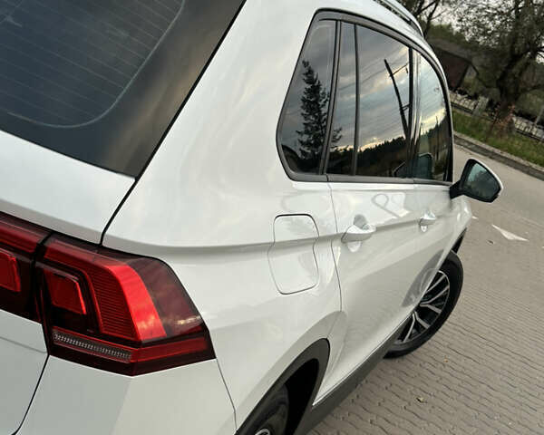 Белый Фольксваген Тигуан, объемом двигателя 2 л и пробегом 132 тыс. км за 27750 $, фото 47 на Automoto.ua