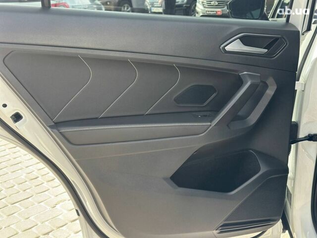 Белый Фольксваген Тигуан, объемом двигателя 2 л и пробегом 58 тыс. км за 31490 $, фото 31 на Automoto.ua