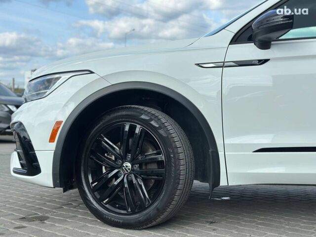 Белый Фольксваген Тигуан, объемом двигателя 2 л и пробегом 58 тыс. км за 31490 $, фото 3 на Automoto.ua