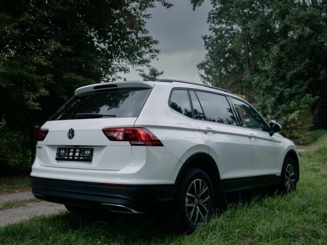 Белый Фольксваген Тигуан, объемом двигателя 2 л и пробегом 67 тыс. км за 13600 $, фото 3 на Automoto.ua