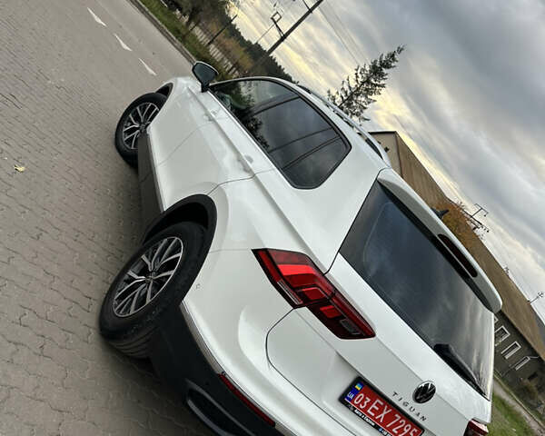 Белый Фольксваген Тигуан, объемом двигателя 2 л и пробегом 132 тыс. км за 27750 $, фото 32 на Automoto.ua