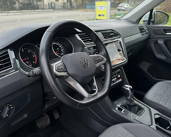 Білий Фольксваген Тігуан, об'ємом двигуна 2 л та пробігом 133 тис. км за 27550 $, фото 106 на Automoto.ua