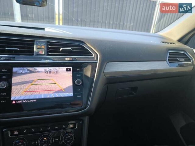 Білий Фольксваген Тігуан, об'ємом двигуна 2 л та пробігом 123 тис. км за 27500 $, фото 81 на Automoto.ua