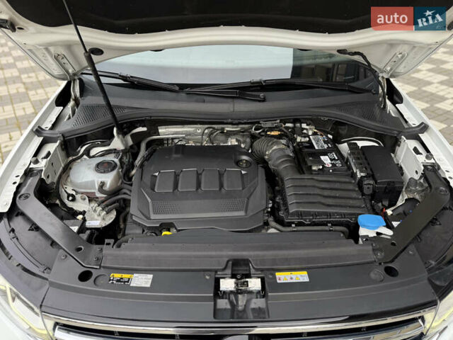 Білий Фольксваген Тігуан, об'ємом двигуна 2 л та пробігом 191 тис. км за 29200 $, фото 57 на Automoto.ua