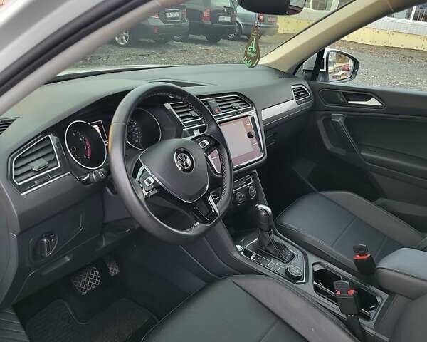 Белый Фольксваген Тигуан, объемом двигателя 1.98 л и пробегом 54 тыс. км за 23500 $, фото 2 на Automoto.ua