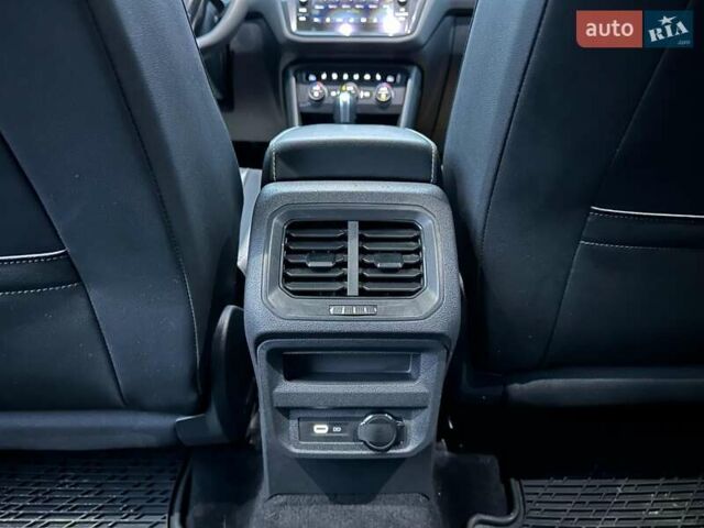 Белый Фольксваген Тигуан, объемом двигателя 2 л и пробегом 102 тыс. км за 21990 $, фото 14 на Automoto.ua