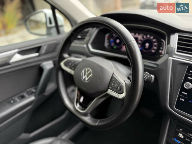 Білий Фольксваген Тігуан, об'ємом двигуна 2 л та пробігом 191 тис. км за 29200 $, фото 55 на Automoto.ua