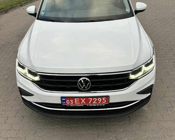 Белый Фольксваген Тигуан, объемом двигателя 2 л и пробегом 132 тыс. км за 27750 $, фото 34 на Automoto.ua