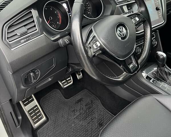 Білий Фольксваген Тігуан, об'ємом двигуна 1.98 л та пробігом 113 тис. км за 25500 $, фото 38 на Automoto.ua