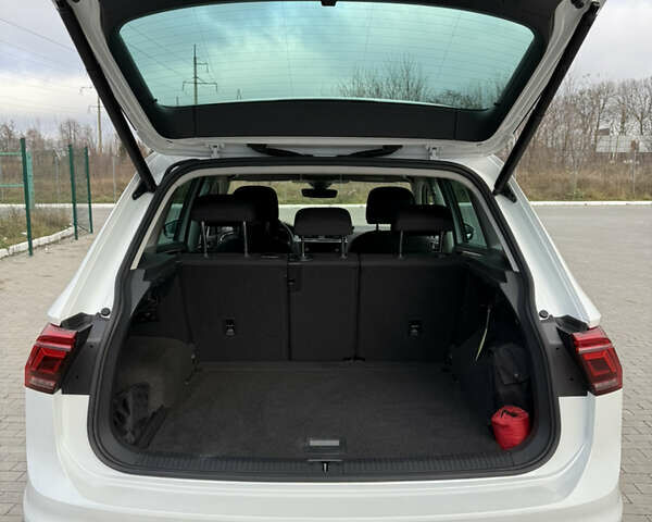 Білий Фольксваген Тігуан, об'ємом двигуна 1.97 л та пробігом 78 тис. км за 36000 $, фото 22 на Automoto.ua