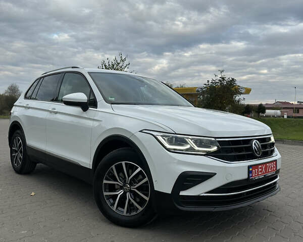 Белый Фольксваген Тигуан, объемом двигателя 2 л и пробегом 132 тыс. км за 27750 $, фото 13 на Automoto.ua