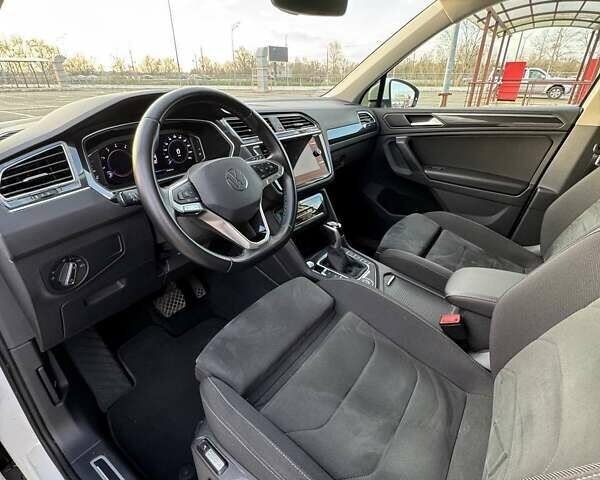 Белый Фольксваген Тигуан, объемом двигателя 1.98 л и пробегом 106 тыс. км за 34999 $, фото 9 на Automoto.ua