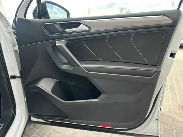 Белый Фольксваген Тигуан, объемом двигателя 2 л и пробегом 58 тыс. км за 31490 $, фото 37 на Automoto.ua