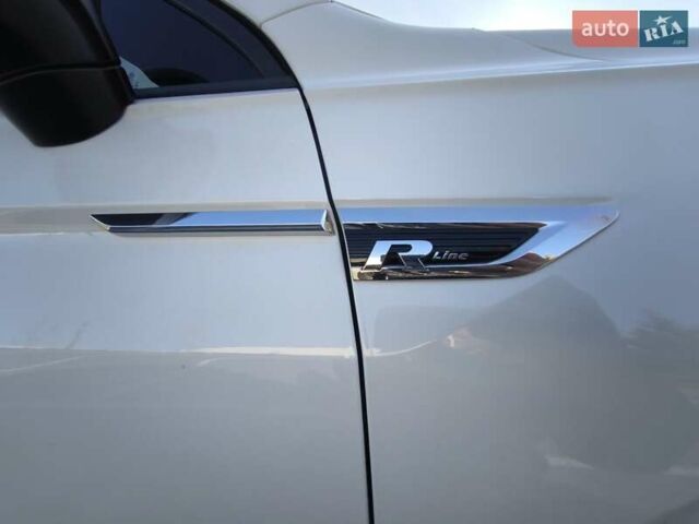 Білий Фольксваген Тігуан, об'ємом двигуна 2 л та пробігом 123 тис. км за 27500 $, фото 71 на Automoto.ua