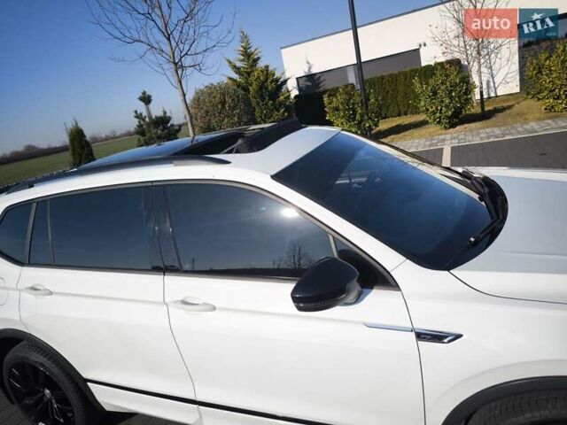 Білий Фольксваген Тігуан, об'ємом двигуна 2 л та пробігом 123 тис. км за 27500 $, фото 27 на Automoto.ua