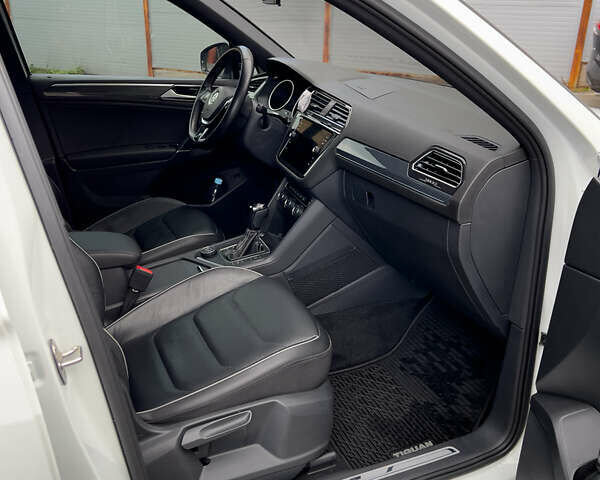 Белый Фольксваген Тигуан, объемом двигателя 1.98 л и пробегом 77 тыс. км за 26550 $, фото 13 на Automoto.ua