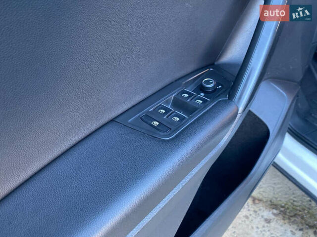 Білий Фольксваген Тігуан, об'ємом двигуна 2 л та пробігом 135 тис. км за 18800 $, фото 10 на Automoto.ua