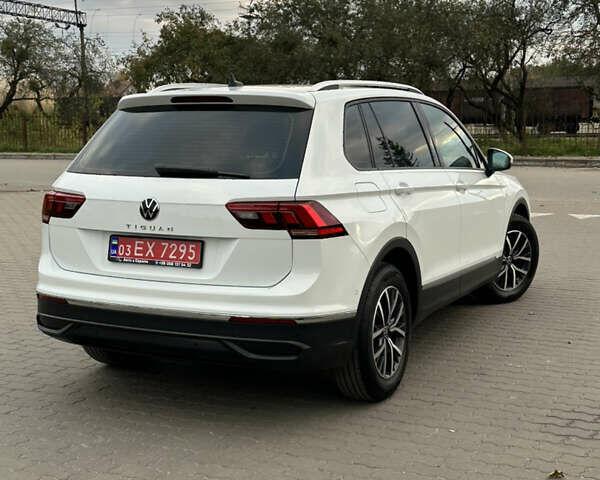Белый Фольксваген Тигуан, объемом двигателя 2 л и пробегом 132 тыс. км за 27750 $, фото 54 на Automoto.ua