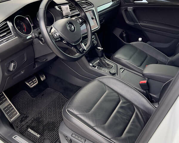 Белый Фольксваген Тигуан, объемом двигателя 1.98 л и пробегом 77 тыс. км за 26550 $, фото 12 на Automoto.ua