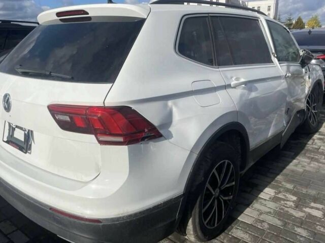 Белый Фольксваген Тигуан, объемом двигателя 2 л и пробегом 76 тыс. км за 14900 $, фото 2 на Automoto.ua
