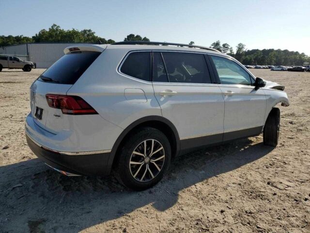 Белый Фольксваген Тигуан, объемом двигателя 2 л и пробегом 35 тыс. км за 11700 $, фото 3 на Automoto.ua