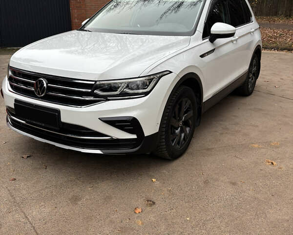 Білий Фольксваген Тігуан, об'ємом двигуна 1.98 л та пробігом 35 тис. км за 31600 $, фото 7 на Automoto.ua