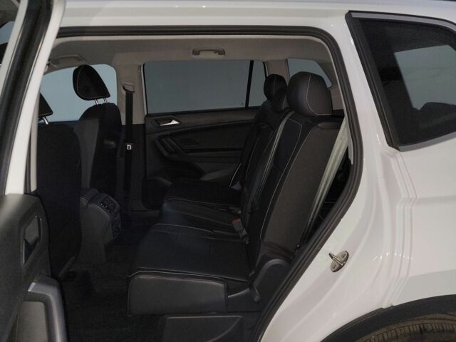 Белый Фольксваген Тигуан, объемом двигателя 2 л и пробегом 32 тыс. км за 18000 $, фото 7 на Automoto.ua