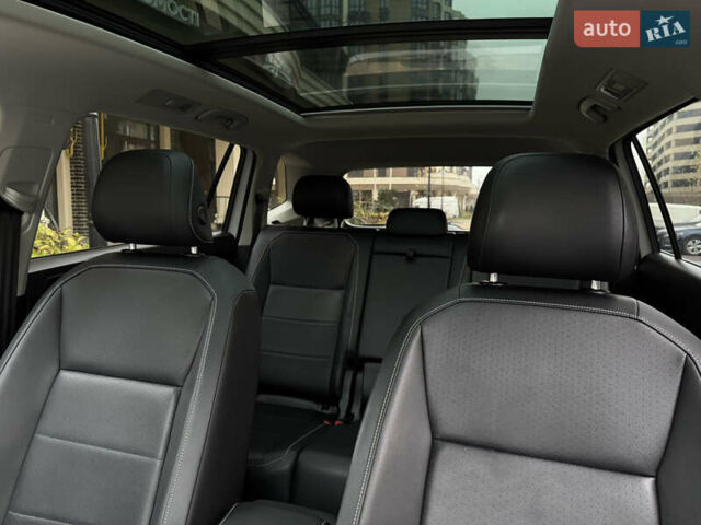 Білий Фольксваген Тігуан, об'ємом двигуна 2 л та пробігом 103 тис. км за 21000 $, фото 3 на Automoto.ua