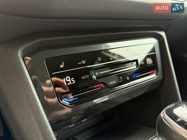 Білий Фольксваген Тігуан, об'ємом двигуна 2 л та пробігом 191 тис. км за 29200 $, фото 34 на Automoto.ua