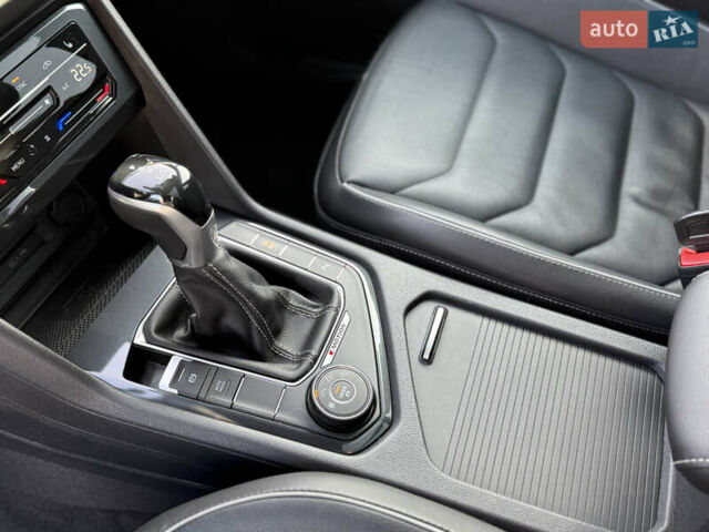 Белый Фольксваген Тигуан, объемом двигателя 1.97 л и пробегом 189 тыс. км за 36500 $, фото 71 на Automoto.ua