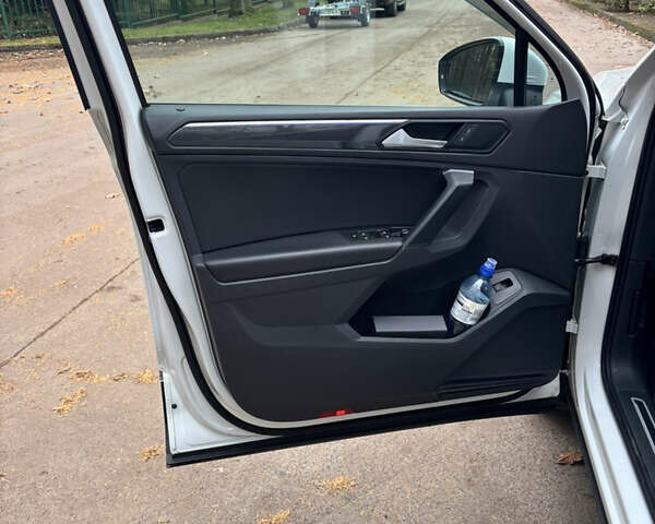 Білий Фольксваген Тігуан, об'ємом двигуна 1.98 л та пробігом 35 тис. км за 31600 $, фото 14 на Automoto.ua