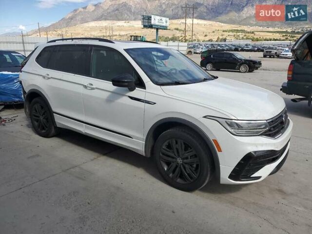 Белый Фольксваген Тигуан, объемом двигателя 2 л и пробегом 97 тыс. км за 20715 $, фото 3 на Automoto.ua