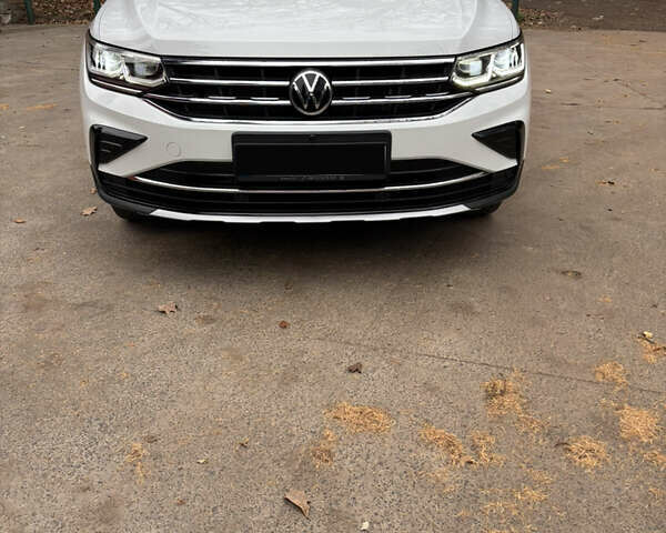 Білий Фольксваген Тігуан, об'ємом двигуна 1.98 л та пробігом 35 тис. км за 31600 $, фото 31 на Automoto.ua