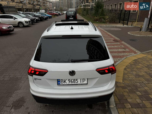 Білий Фольксваген Тігуан, об'ємом двигуна 2 л та пробігом 103 тис. км за 21000 $, фото 34 на Automoto.ua