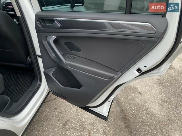 Білий Фольксваген Тігуан, об'ємом двигуна 1.98 л та пробігом 10 тис. км за 35500 $, фото 23 на Automoto.ua