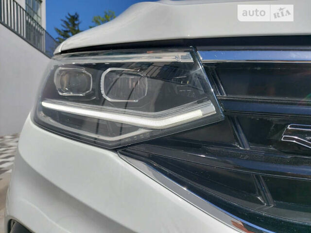 Белый Фольксваген Тигуан, объемом двигателя 1.98 л и пробегом 43 тыс. км за 27999 $, фото 8 на Automoto.ua