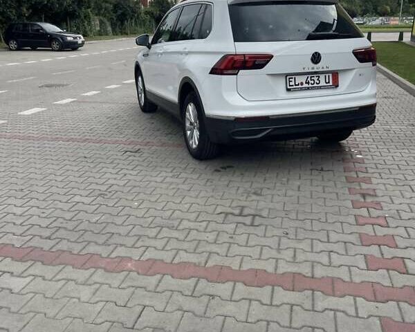 Белый Фольксваген Тигуан, объемом двигателя 1.97 л и пробегом 228 тыс. км за 29800 $, фото 6 на Automoto.ua