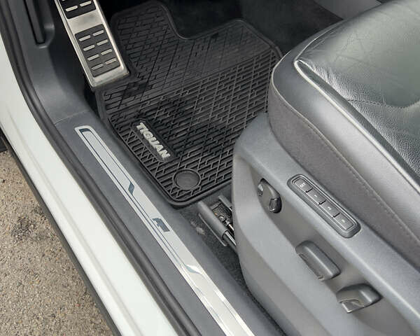 Белый Фольксваген Тигуан, объемом двигателя 1.98 л и пробегом 77 тыс. км за 26550 $, фото 20 на Automoto.ua