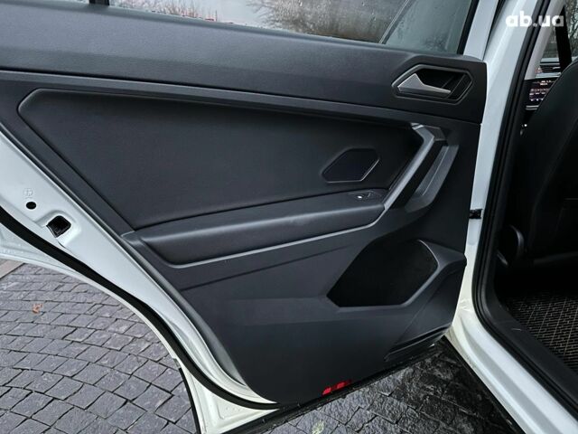 Белый Фольксваген Тигуан, объемом двигателя 2 л и пробегом 102 тыс. км за 21990 $, фото 13 на Automoto.ua